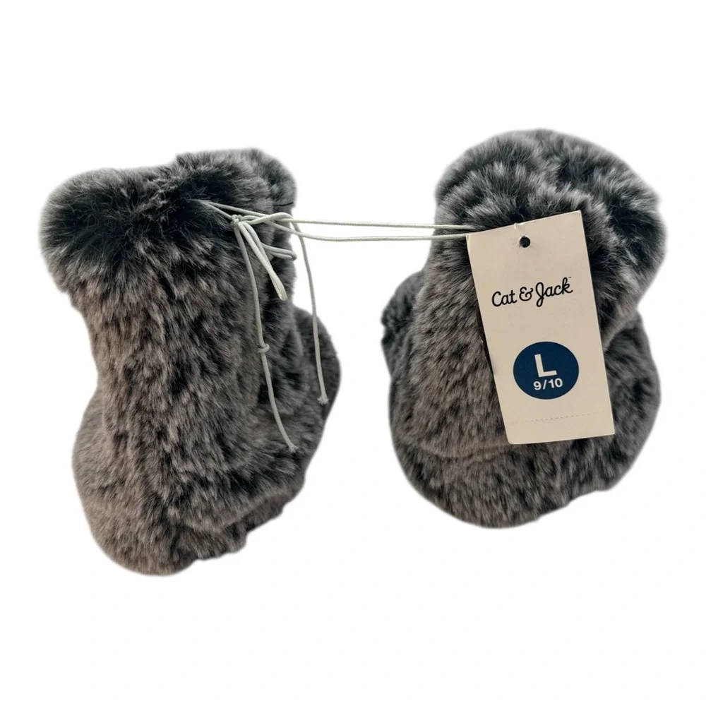 Cat & Jack Toddler’s Soft Gray Faux Fur Bootie Slippers Size Large‎ (9-10)